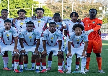 natio u 20 De nationale U-20-selectie van Suriname heeft vrijdagavond een bittere pil te slikken gekregen op de 2026 Concacaf U-20 Qualifiers, de kwalificatiecompetitie voor het Concacaf U-20 Championship 2026. Na een 1-0-achterstand bij rust verloor Suriname uiteindelijk met 2-1 van Sint Maarten.