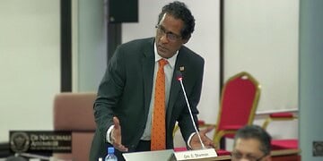 sharman De VHP-fractie in De Nationale Assemblee (DNA) heeft zich donderdag opnieuw beklaagd over de vergaderleiding van voorzitter Ashwin Adhin (NDP). Tijdens het debat liepen de spanningen op, nadat VHP-leden zich herhaaldelijk onderbroken voelden en de voorzitter daarop in discussie ging.