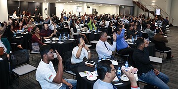 total De bijeenkomst sluit aan op de Industrial Baseline Study die in opdracht van TotalEnergies is uitgevoerd. Volgens de organisatoren helpen de uitkomsten om prioritaire kansen voor lokale bedrijven scherper in beeld te brengen, én om duidelijk te maken welke internationale eisen gelden om concurrerend te kunnen meedoen.