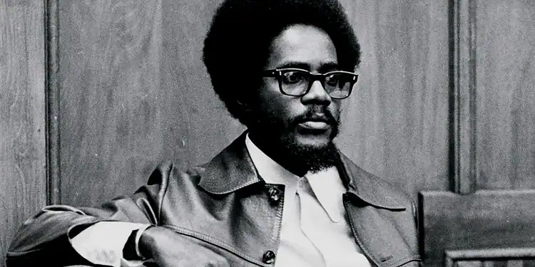 walter rodney 1600x900 1 In Tori Oso vindt donderdag 12 februari om 19.00 uur het programma Films & diepe taki plaats. Centraal staat de documentaire Walter Rodney: What They Don't Want You To Know, over de Guyanese intellectueel en activist Walter Rodney, die in 1980 om het leven kwam bij een aanslag. Rodney is onder meer bekend als auteur van het invloedrijke werk How Europe Underdeveloped Africa.