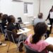 SDI ontvangt scholieren uit Frans-Guyana voor diplomatieprogramma 11 2026.03.04 BIS 01 SDI Bezoek Franse studenten 2 Een groep van 19 scholieren en twee begeleiders van het Lycée Gaston Monnerville uit Kourou (Frans-Guyana) heeft het Suriname Diplomaten Instituut (SDI) bezocht. Het bezoek maakt deel uit van een meerdaags programma rond diplomatie, bestuur en internationale samenwerking.