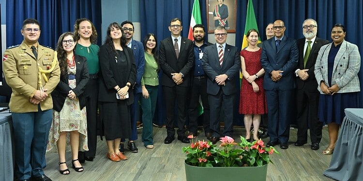 Suriname en Brazilië willen samenwerking verder uitbreiden na tweede monitoringsmissie 1 2026.03.26 BIS 03 ABC technische meeting Suriname en Brazilië versterken hun samenwerking met nieuwe projecten in onder meer cybersecurity en vaccins. Ontdek hoe deze partnerschap groeit en wat het betekent voor ....