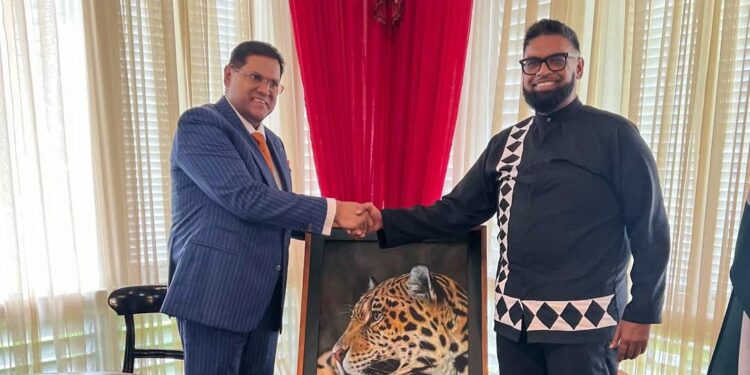 499518359 1042021081403817 7509792664589073918 n e1774895186541 President Ali van Guyana betuigt zijn medeleven bij het overlijden van oud-president Santokhi en benadrukt hun bijzondere band. Lees het volledige bericht voor meer details ....