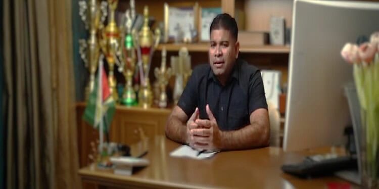 CCJ zet uitleveringszaak van Guyanese oppositieleider Azruddin Mohamed tijdelijk stil 1 Azruddin Mohamed De uitleveringszaak tegen Guyanese oppositieleider Azruddin Mohamed ligt tijdelijk stil na een beslissing van de CCJ. Ontdek de details en achtergronden in het volledige artikel ....