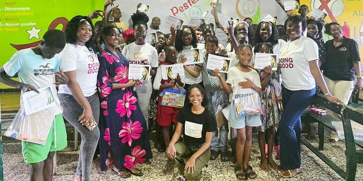 IMG 20260325 WA0075 Veertig kinderen van kindertehuis Saron hebben met plezier een weerbaarheidstraining afgerond, waarin ze leerden omgaan met emoties en pesten. Lees meer over dit bijzondere project ....