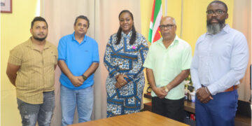 IMG 7992 De  (OWMCP) heeft het ministerie van Regionale Ontwikkeling (RO) gevraagd om op korte termijn in te grijpen in de spanningen die binnen de organisatie blijven voortduren. Een delegatie onder leiding van vakbondsvoorzitter Dayanand Dwarka bracht op vrijdag 13 maart 2026 een bezoek aan het departement.
