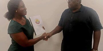 Ministerie van Transport Communicatie en Toerisme 2026 03 31T104515.623 1 1536x1152 1 Het Quick Scan Team signaleert instabiliteit en tekortkomingen binnen het ministerie van TCT. Ontdek hoe minister Landveld hierop reageert en wat de volgende stappen zijn ....