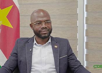 d98061b4 abf4 4568 b9aa 177810d145fb De regering zegt werk te maken van het herstel van de gezondheidssector. Volgens minister André Misiekaba van Volksgezondheid, Welzijn & Arbeid (VWA) liggen de grote lijnen voor verschillende investeringsprojecten al klaar en moet de samenleving dit jaar de eerste verbeteringen gaan merken.
