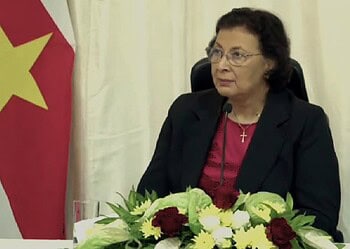 simons persconferentie a 6mrt26 “De overheid zal via het woningbouwfonds leningen verstrekken aan burgers voor een langer looptijd, afhankelijk van de leeftijd, tegen percentages van 3 en 5 procent”, zei president Jennifer Geerlings-Simons vrijdag tijdens de regeringspersconferentie.