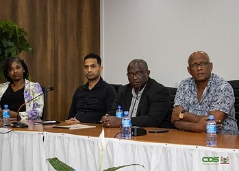 30426 3 1536x1024 1 De Sociaal-Economische Raad is heropgericht en start binnenkort met adviezen over belangrijke sociaal-economische vraagstukken voor Suriname, gericht op samenwerking tussen overheid, bedrijfsleven en vakbeweging ....