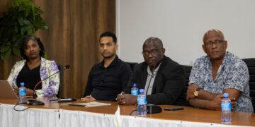 30426 3 1536x1024 1 De Sociaal-Economische Raad is heropgericht en start binnenkort met adviezen over belangrijke sociaal-economische vraagstukken voor Suriname, gericht op samenwerking tussen overheid, bedrijfsleven en vakbeweging ....