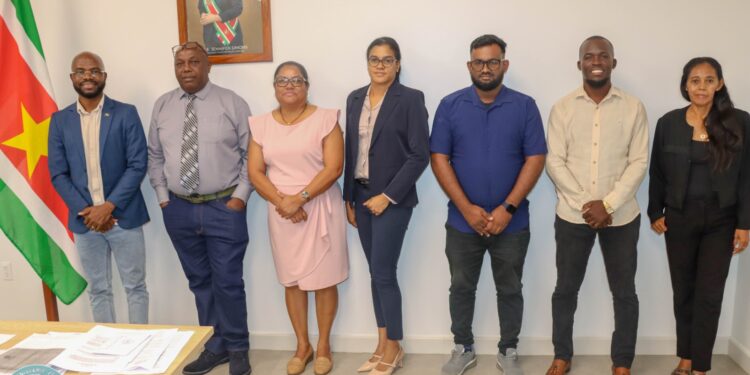 675584942 1375505467945086 3496465805830688640 n Het nieuwe bestuur van Regionaal Ziekenhuis Wanica richt zich op versterking als regionale zorghub met focus op spoedeisende opvang en stabilisatie van patiënten in Wanica ....