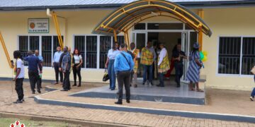 677260311 1281153567535762 157577223753035139 n Het nieuwe Bureau voor Burgerzaken in Klaaskreek is officieel geopend, waardoor inwoners van Brokopondo dichter bij huis toegang krijgen tot belangrijke overheidsdiensten ....