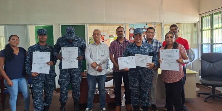 683465659 1278366417801146 1000086335607317265 n 1 Het ministerie van LVV rondde een training duurzame landbouw af bij Marine Basis La Ressource, gericht op kennisdeling en versterking van de zelfvoorzienendheid met praktische ....