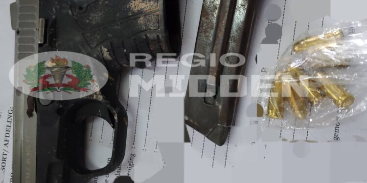 683540435 122322834704011040 3226458702056226896 n Een 24-jarige man is aangehouden voor vernielingen, drugsbezit en wapenbezit na aanvallen op autobestuurders op de Brownsweg. Het onderzoek loopt nog ....