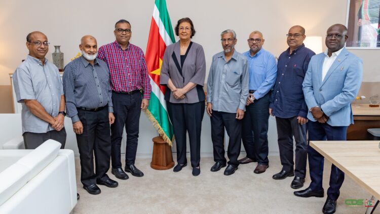 725ada72 0c56 4156 8360 b5a20407fd81 POLITIEK & ECONOMIE | MISDAAD & POLITIE | INGEZONDEN | COLUMN & OPINIE | ENTERTAINMENT | SPORT | GEZONDHIED | KEY NEWS |