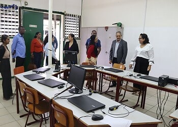 Foto 23 IDB en VWA onderzoeken renovatie van SAO om vakonderwijs te moderniseren en werkgelegenheid voor kwetsbare groepen in Suriname te versterken ....
