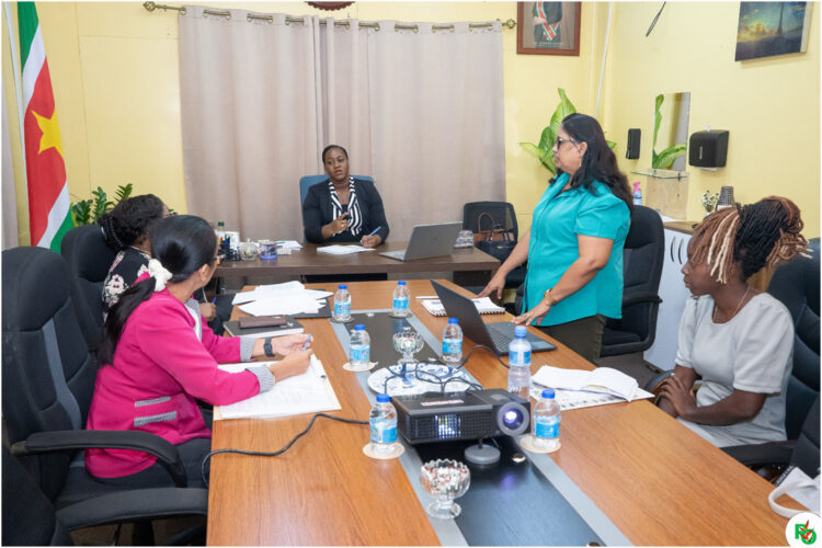 GRA09652 POLITIEK & ECONOMIE | MISDAAD & POLITIE | INGEZONDEN | COLUMN & OPINIE | ENTERTAINMENT | SPORT | GEZONDHIED | KEY NEWS |