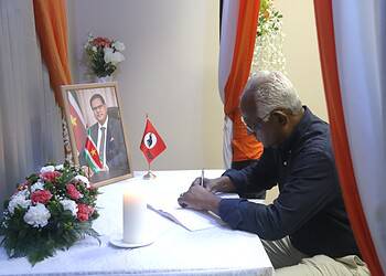 Gerold Sewcharan 1 De PRO noemt het overlijden van oud-president Santokhi plotseling en schokkend en benadrukt zijn inzet voor de rechtsorde en maatschappelijke verbinding in Suriname ....