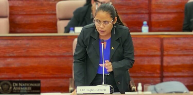 Iona Edwards POLITIEK & ECONOMIE | MISDAAD & POLITIE | INGEZONDEN | COLUMN & OPINIE | ENTERTAINMENT | SPORT | GEZONDHIED | KEY NEWS |