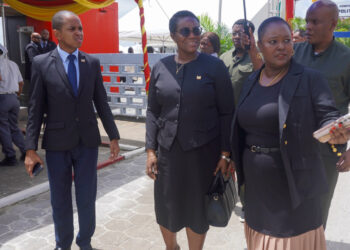 Minister van Financien en Planning woont installatie nieuwe korpschef bij 3 e1776090215709 Minister Wijnerman benadrukt het belang van overheidssteun voor het Korps Politie Suriname tijdens de installatie van hoofdcommissaris Melvin Pinas als nieuwe korpschef ....