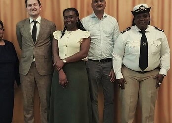 PCS stuurgroep haven Suriname start met de implementatie van een digitaal Port Community System om havenlogistiek te moderniseren, efficiëntie te verhogen en internationale concurrentiepositie te versterken ....
