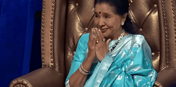 Screenshot 2026 04 12 210353 De legendarische Bollywood-zangeres Asha Bhosle is op 92-jarige leeftijd overleden, een verlies voor de Indiase muziekwereld en haar culturele erfgoed ....