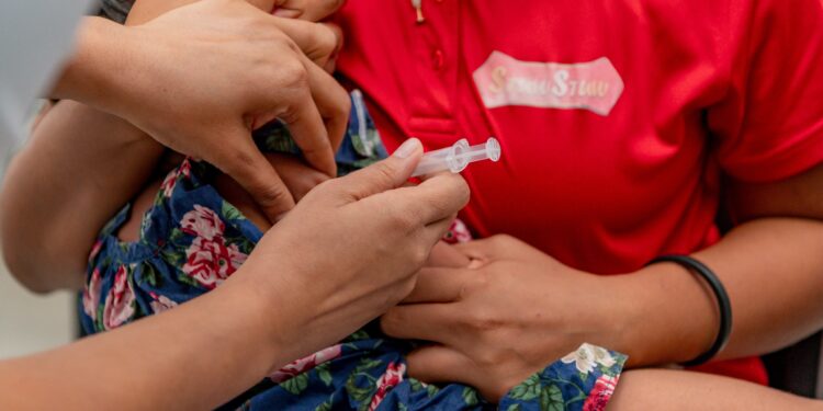 Vaccinatieweek van start met focus op inhaalvaccinaties 4 De 24e Vaccinatieweek in Suriname start met focus op inhaalvaccinaties voor kinderen, om achterstanden weg te werken en de vaccinatiegraad te verhogen ....
