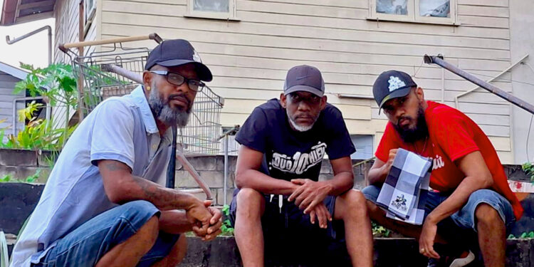 WhatsApp Image 2026 04 16 at 7.42.50 PM.jpeg Het artiestencollectief Oud10thiek brengt op 28 april een nieuwe single uit, inclusief videoclip, en kondigt verrassingen en merchandise aan rondom de release ....