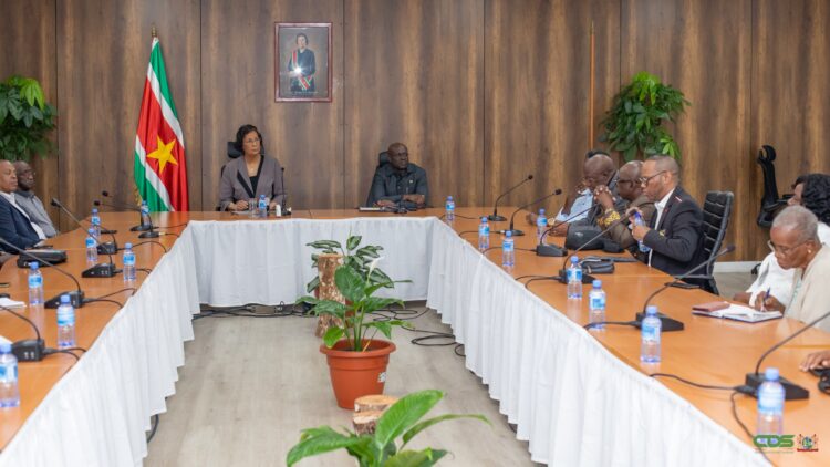 ad6ae218 7801 4139 83aa 70ee703ab73b POLITIEK & ECONOMIE | MISDAAD & POLITIE | INGEZONDEN | COLUMN & OPINIE | ENTERTAINMENT | SPORT | GEZONDHIED | KEY NEWS |