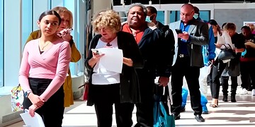 arbeid USA De Amerikaanse arbeidsmarkt groeide in maart met 178.000 banen, maar gemengde signalen en geopolitieke onzekerheid temperen het optimisme over de economische vooruitzichten ....