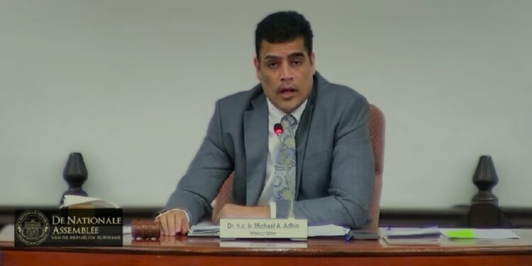 ashwin adhin vz DNA DNA-voorzitter Ashwin Adhin kondigt aan dienstreizen van parlementariërs sterk te verminderen om kosten te besparen en parlementaire capaciteit te versterken ....