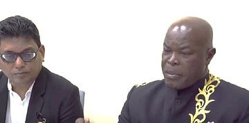 asisbravo ABOP-voorzitter Ronnie Brunswijk reageert emotioneel op het overlijden van Chandrikapersad Santokhi en benadrukt de waardevolle samenwerking tussen ABOP en VHP ....