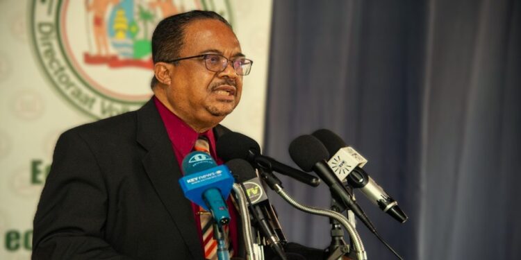 gregory rusland Vicepresident Rusland benadrukt dat het herstellen van Surinaamse productie tijd kost door schuldenlast en complexe problemen, en kondigt overleg met economen aan voor beleidsverbetering ....