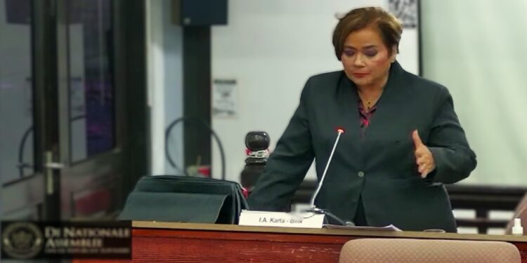 ingrid karta bink Parlementariër Bink waarschuwt dat zandwegen en tertiaire lozingen in alle districten ernstig verwaarloosd zijn, waardoor de bereikbaarheid en voertuigen van burgers onder druk staan ....