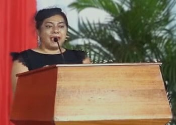mel santokhi uitvaart chan Weduwe Mellisa Santokhi-Seenacherry herinnerde oud-president Santokhi als toegewijde leider en liefdevolle familieman tijdens zijn uitvaart. Zijn inzet voor Suriname stond altijd centraal ....