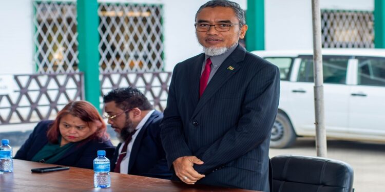 Stanley Soeropawiro,minister GBB. Foto: ministerie GBB