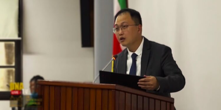 wang VHP-parlementariër Wang waarschuwt dat het veiligheidsgevoel sterk afneemt, terwijl officiële cijfers een daling in criminaliteit tonen. Vooral in Clevia voelen bewoners zich onveilig na gewelddadige ....