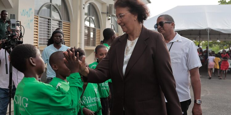 4d0c5dae d19f 4b60 86e8 32e4caf833c0 De Surinaamse regering start het GRO-programma voor naschoolse opvang en sportrehabilitatie, gericht op talentontwikkeling en betere jeugdvoorzieningen in diverse wijken ....