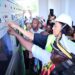 Groot deel Boven-Suriname vanaf nu 24 uur per dag verlicht door zonne-energie 9 6915903a 2c1c 4d0b b729 542f411119f6 Goejaba en omliggende dorpen in Boven-Suriname krijgen dankzij een nieuwe zonnepanelencentrale nu 24 uur per dag stroom, wat lokale ontwikkeling en duurzaamheid stimuleert ....