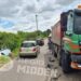 712287407 122362812458001925 5832879880487772034 n Een bestuurder kreeg vermoedelijk een black-out en belandde met zijn Toyota Vitz in een trens na een botsing met een vrachtwagen in Wanica. Lees verder voor alle details van het