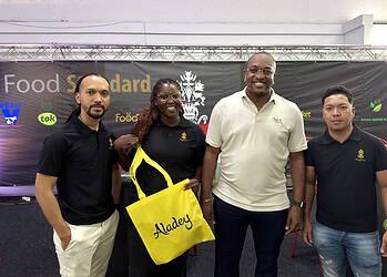 IMG 3701 De Agrobeurs in Suriname toont de groeiende innovatie en samenwerking binnen de agrosector, met lokale ondernemers die gezonde, voedzame producten ontwikkelen en nieuwe partners zoeken ....