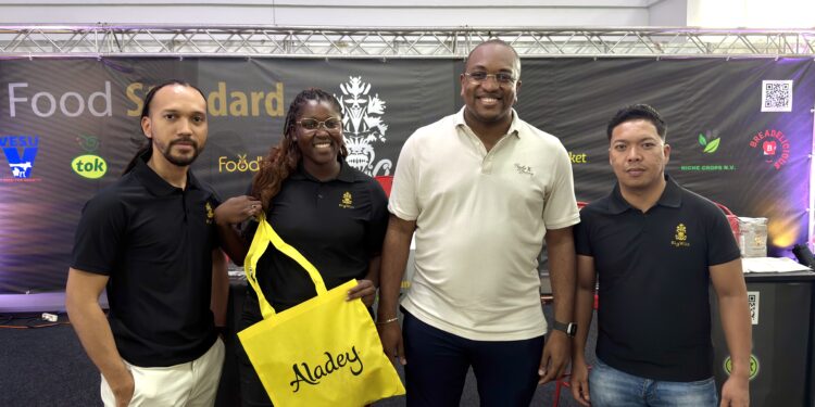 IMG 3701 De Agrobeurs in Suriname toont de groeiende innovatie en samenwerking binnen de agrosector, met lokale ondernemers die gezonde, voedzame producten ontwikkelen en nieuwe partners zoeken ....