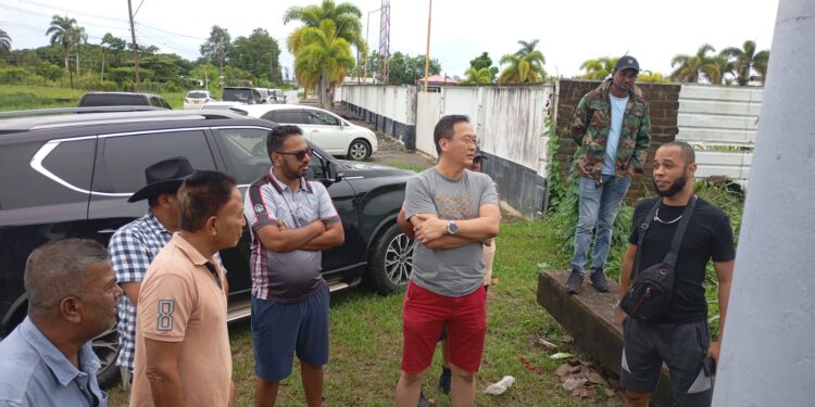 Minister Stephen Tsang bezoekt door wateroverlast getroffen gebieden Minister Tsang bezocht getroffen gebieden om de impact van aanhoudende wateroverlast te beoordelen en benadrukte het belang van goed functionerende pompen en gemalen ....