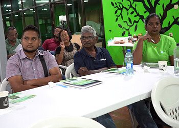 PB Citrustraining Intensieve trainingen van LVV versterken de productiviteit en weerbaarheid van de Surinaamse citrussector, onderdeel van een breder landbouwtraject gericht op duurzame groei ....