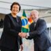 President Simons en Braziliaanse ambtgenoot Lula da Silva in conclaaf over bilaterale samenwerking 2 President Simons en Lula versterken de samenwerking tussen Suriname en Brazilië op gebieden als landbouw, veiligheid en handel. Lees verder voor alle details van dit belangrijke overleg.