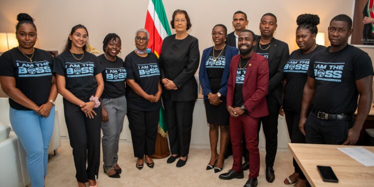 WhatsApp Image 2026 05 08 at 17.27.24 2 President Simons benadrukt gezamenlijke verantwoordelijkheid voor verkeersveiligheid tijdens lancering van campagne “I’m a BOSS” tegen rijden onder invloed in Suriname ....