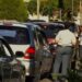 politie verkeerscontrole Het Korps Politie Suriname registreerde tussen eind maart en begin mei 236 aanhoudingen en een opvallende stijging van 201 inbraken, vooral in Paramaribo en Midden ....