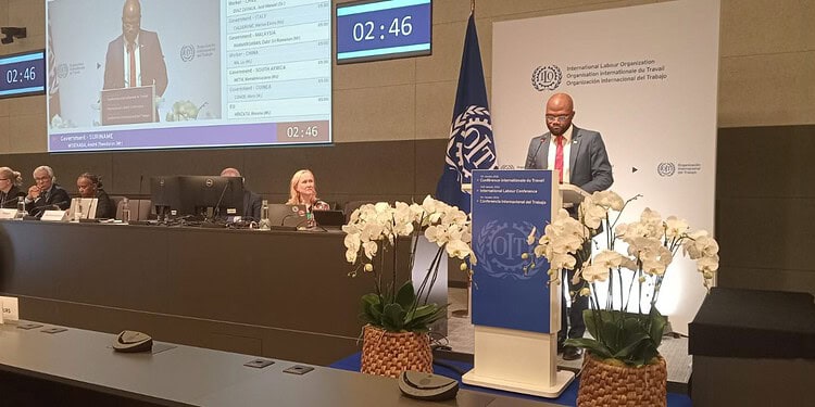 Misiekaba pleit in Genève voor sterke sociale dialoog en bescherming van werknemers 1 Foto Misiekaba ILC 2 1536x691 1 Minister Misiekaba benadrukt in Genève het belang van sterke sociale dialoog en betere bescherming van werknemers in Suriname. Lees verder voor meer over zijn inzet voor waardig werk en sociale
