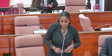 Screenshot 2026 06 16 083157 Parlementariër Jordan roept op tot verhoging van sociale voorzieningen naar een nieuwe armoedegrens en strengere controle op besteding. Lees verder voor de volledige visie en reacties uit het parlement.